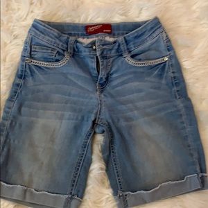 Embroidery Jean shorts